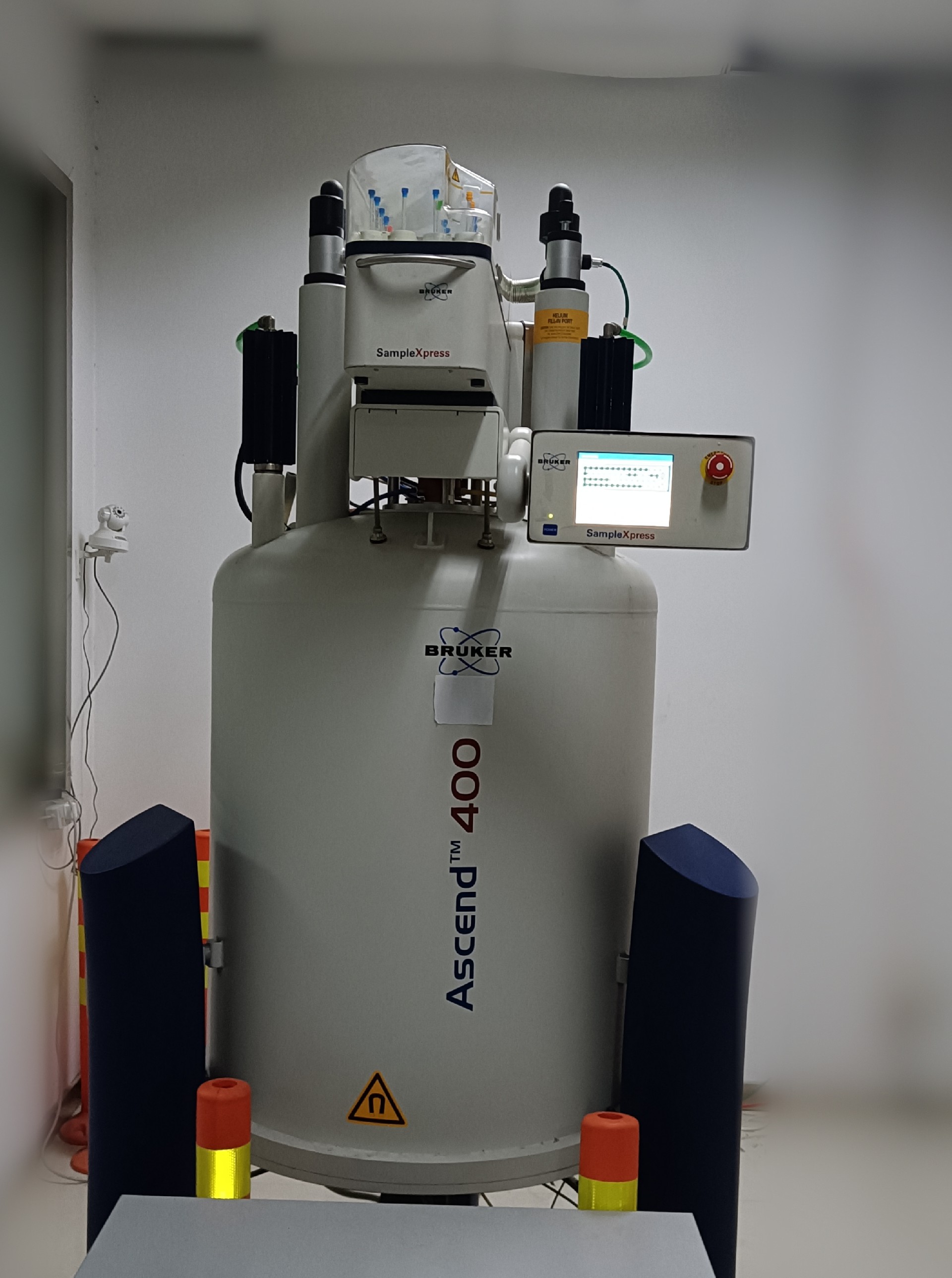 Nuclear Magnetic Resonance (NMR 400, 500 MHz)